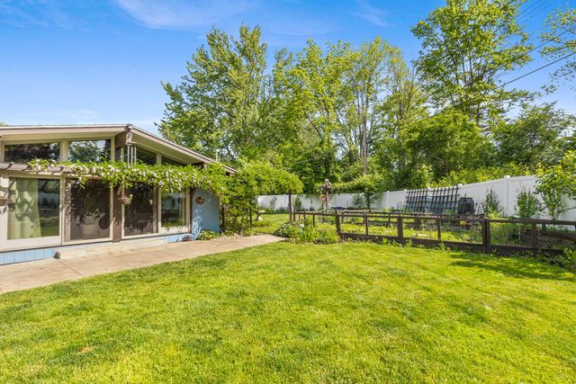 38 E Beltline Avenue, Grand Rapids, MI 49506