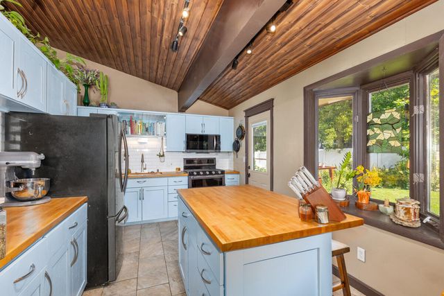 38 E Beltline Avenue, Grand Rapids, MI 49506