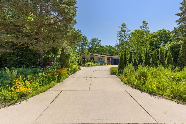 38 E Beltline Avenue, Grand Rapids, MI 49506