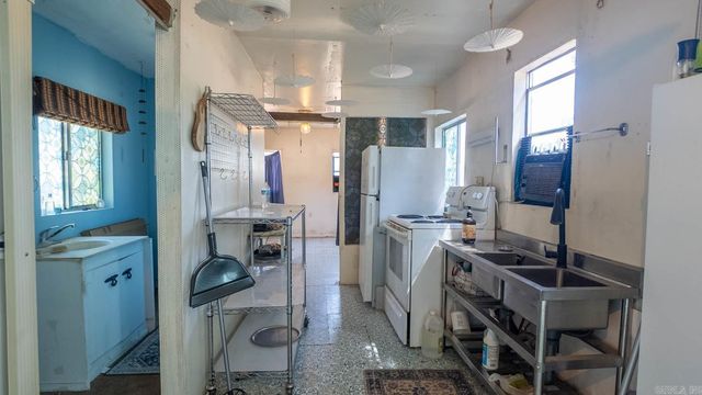 2000 County Road 100, Alton, MO 65606