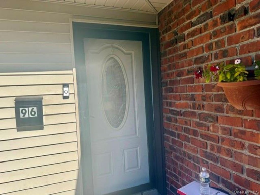 96 Feller Drive, Central Islip, NY 11722 — photo 3