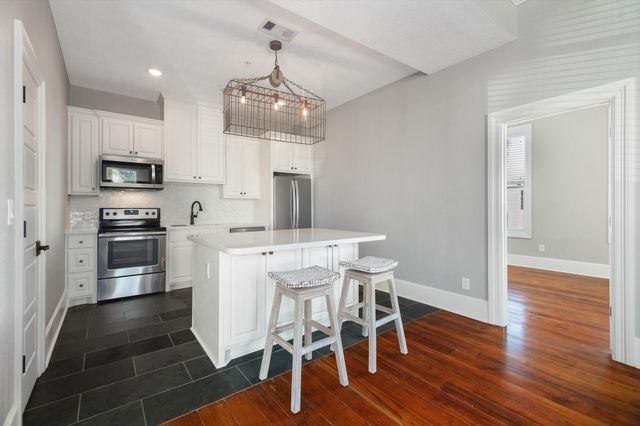 405 24th Street Street 202, Galveston, TX 77550