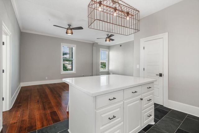 405 24th Street Street 202, Galveston, TX 77550