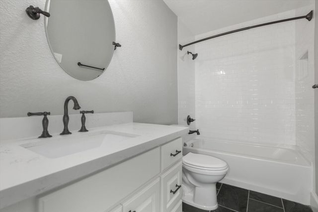 405 24th Street Street 202, Galveston, TX 77550