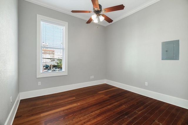 405 24th Street Street 202, Galveston, TX 77550