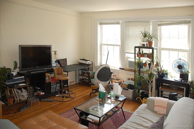 83 N Broadway 3E, White Plains, NY 10603