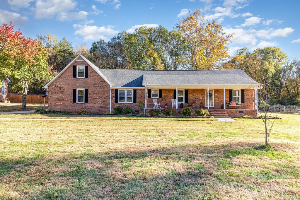 2595 Shamrock Road, Harrisburg, NC 28075