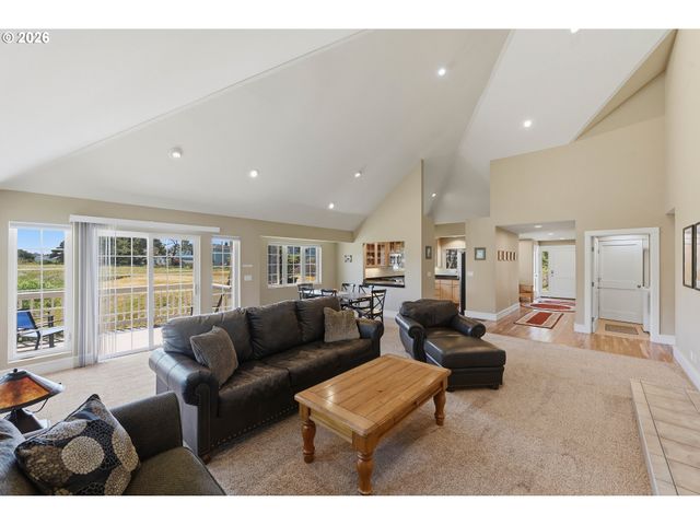 1337 BEACH LOOP Dr, Bandon, OR 97411