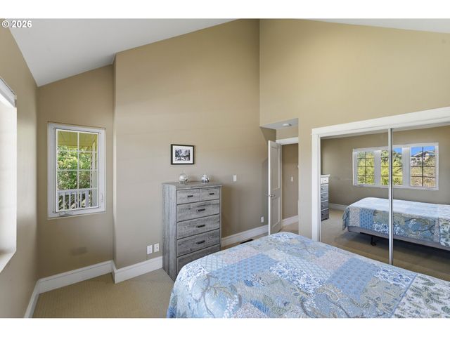 1337 BEACH LOOP Dr, Bandon, OR 97411
