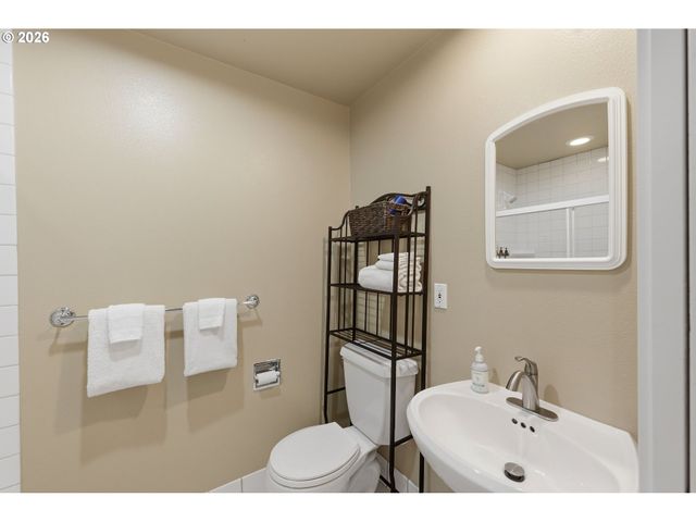 1337 BEACH LOOP Dr, Bandon, OR 97411