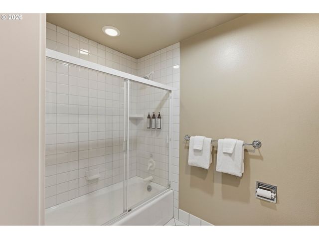 1337 BEACH LOOP Dr, Bandon, OR 97411