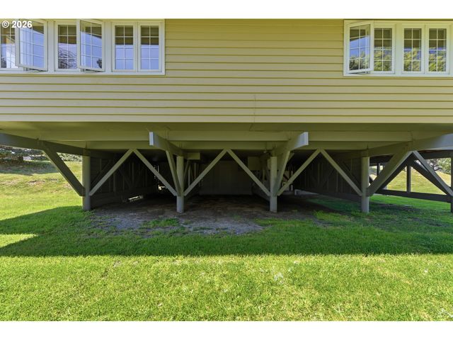 1337 BEACH LOOP Dr, Bandon, OR 97411