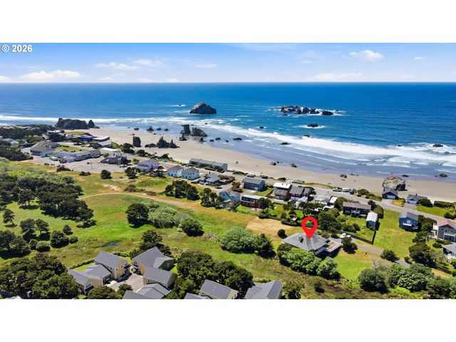 1337 BEACH LOOP Dr, Bandon, OR 97411