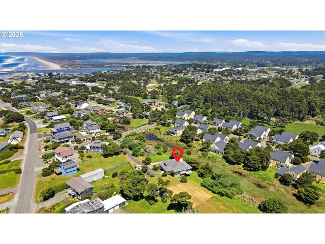 1337 BEACH LOOP Dr, Bandon, OR 97411