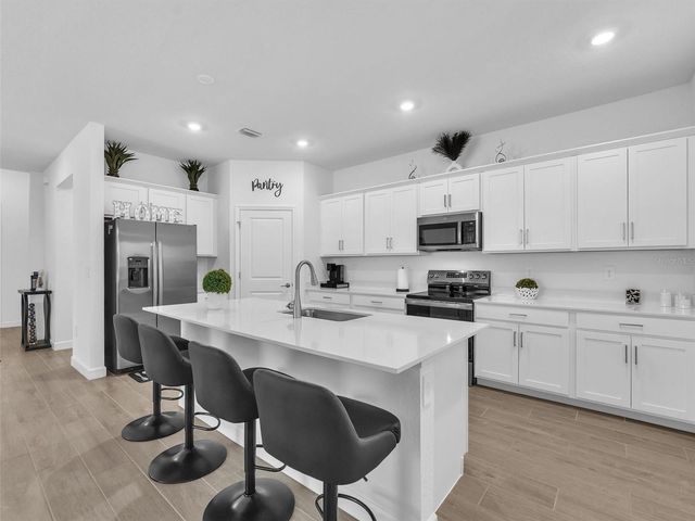 7961 LAKES EDGE LANE, Port Charlotte, FL 33981