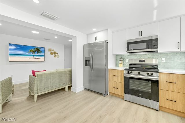 1105 Skiff PL, Sanibel, FL 33957