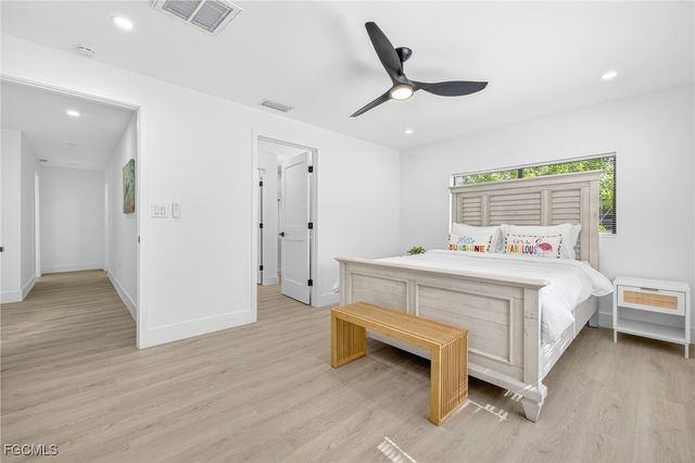 1105 Skiff PL, Sanibel, FL 33957