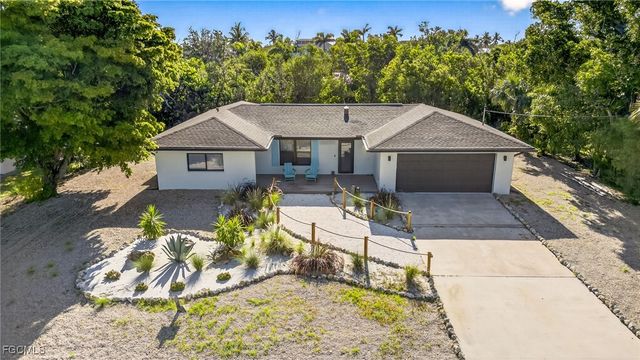 1105 Skiff PL, Sanibel, FL 33957