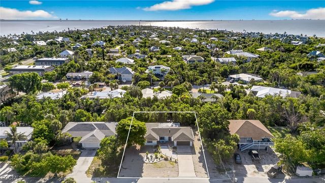 1105 Skiff PL, Sanibel, FL 33957