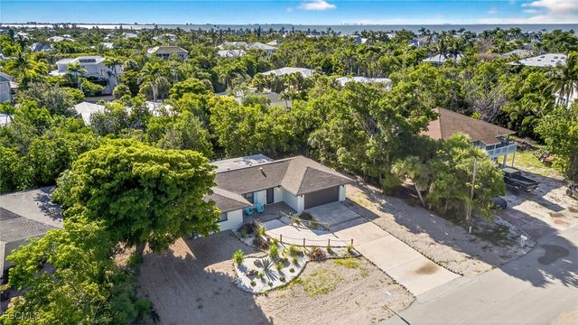 1105 Skiff PL, Sanibel, FL 33957