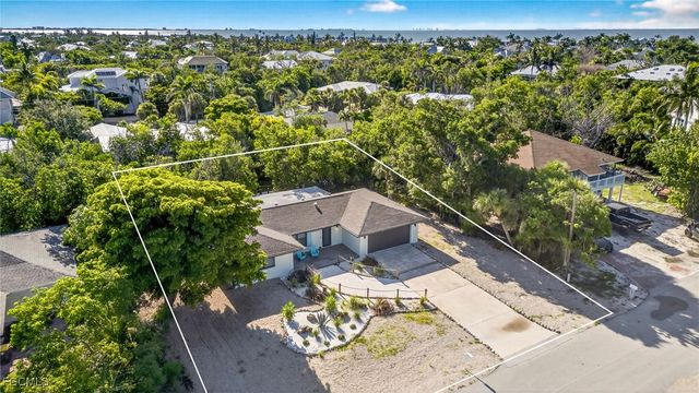 1105 Skiff PL, Sanibel, FL 33957