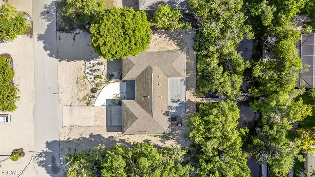 1105 Skiff PL, Sanibel, FL 33957