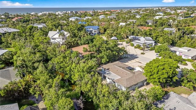 1105 Skiff PL, Sanibel, FL 33957