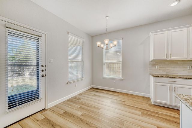 301 Serpentine LN, Jarrell, TX 76537