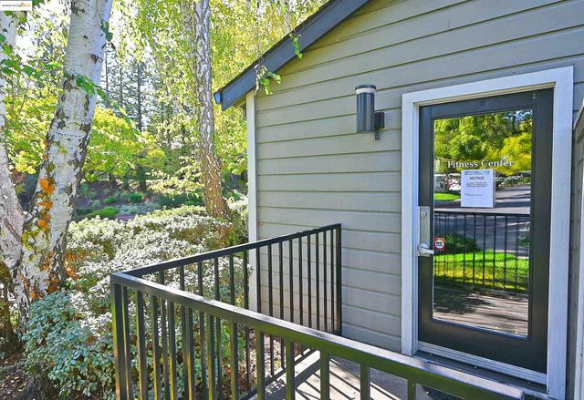 550 Canyon Oaks Dr A, Oakland, CA 94605