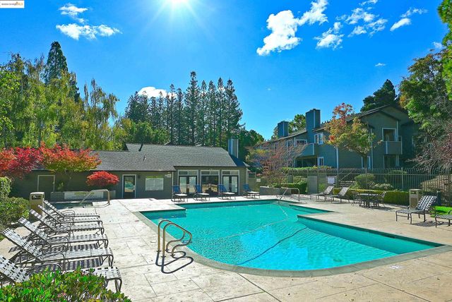 550 Canyon Oaks Dr A, Oakland, CA 94605