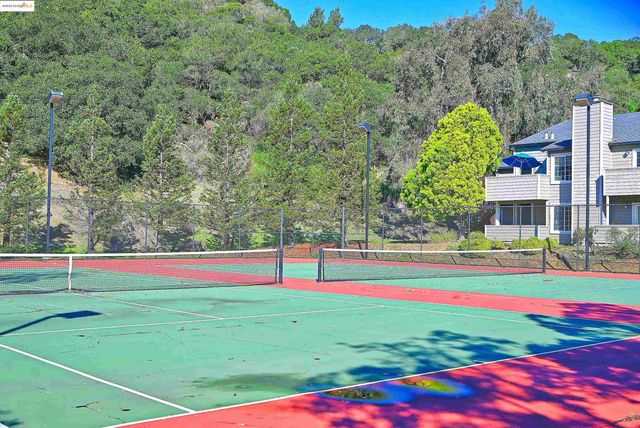 550 Canyon Oaks Dr A, Oakland, CA 94605