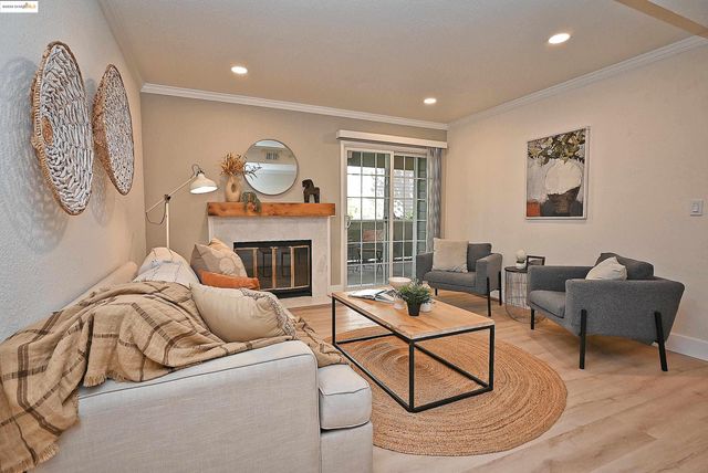 550 Canyon Oaks Dr A, Oakland, CA 94605