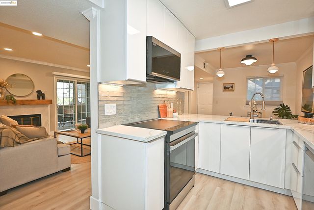 550 Canyon Oaks Dr A, Oakland, CA 94605