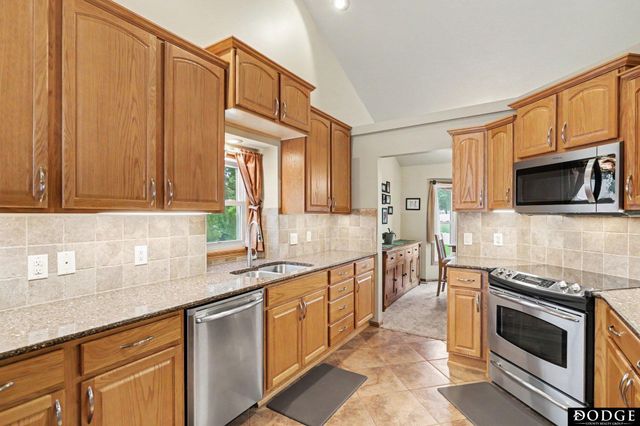 6325 Briar Rosa Drive, Lincoln, NE 68156