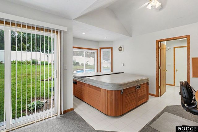 6325 Briar Rosa Drive, Lincoln, NE 68156