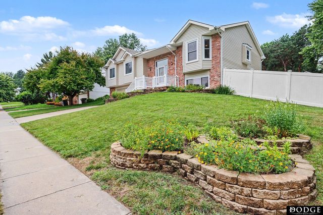 6325 Briar Rosa Drive, Lincoln, NE 68156