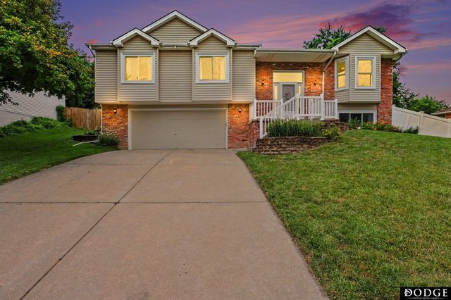 6325 Briar Rosa Drive, Lincoln, NE 68156