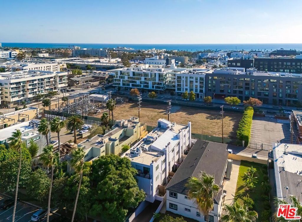 1532 9th Street 8, Santa Monica, CA 90401 — exterior
