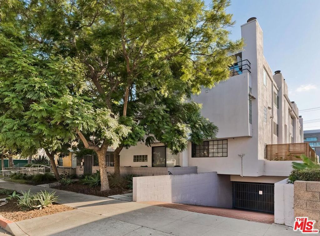 1532 9th Street 8, Santa Monica, CA 90401 — photo 2