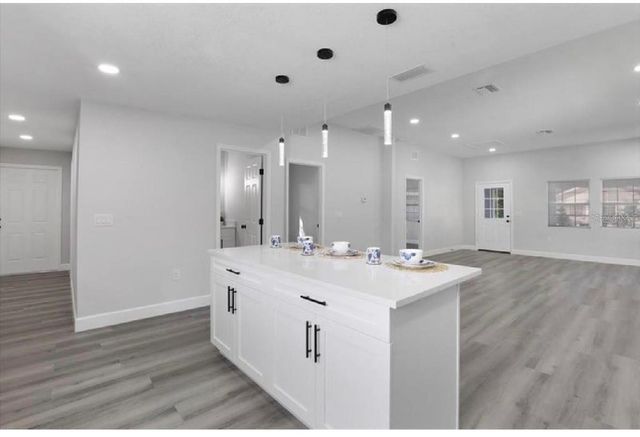 506 N WARNELL STREET, Plant City, FL 33563