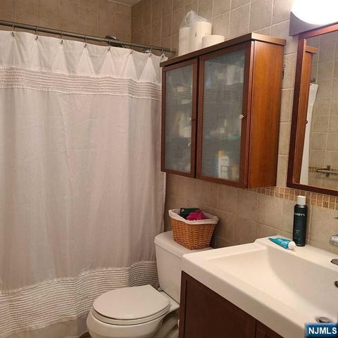 2-58 Virginia Drive, Fair Lawn, NJ 07410
