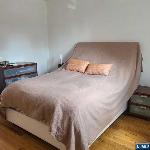 2-58 Virginia Drive, Fair Lawn, NJ 07410