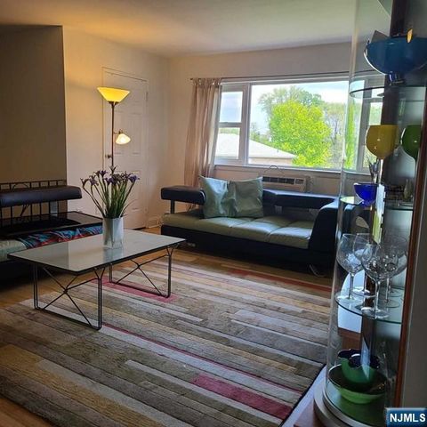 2-58 Virginia Drive, Fair Lawn, NJ 07410