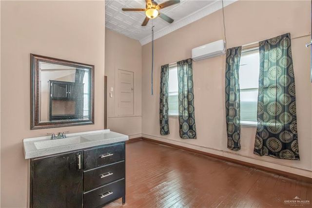 215 S Texas Boulevard, Weslaco, TX 78596