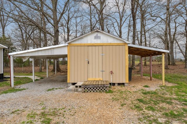 479 Old Bildad Rd, Smithville, TN 37166