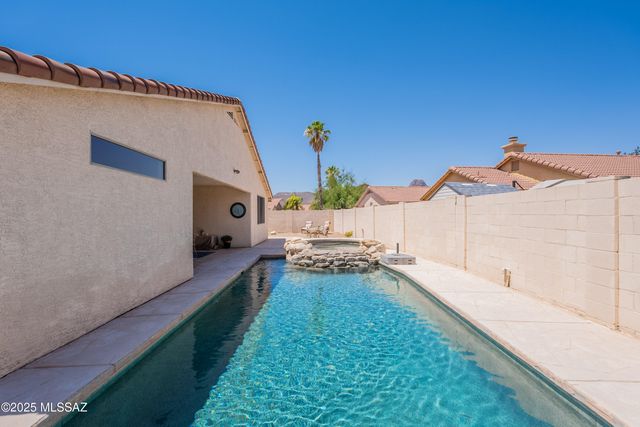 6952 W Tacna Drive, Tucson, AZ 85743