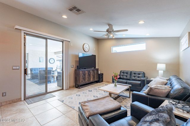 6952 W Tacna Drive, Tucson, AZ 85743