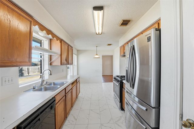 3901 22nd Street N, Texas City, TX 77590