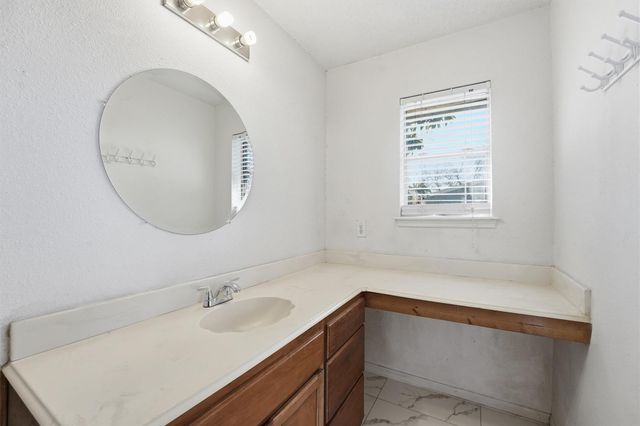 3901 22nd Street N, Texas City, TX 77590