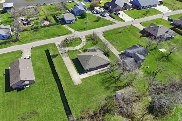 3901 22nd Street N, Texas City, TX 77590